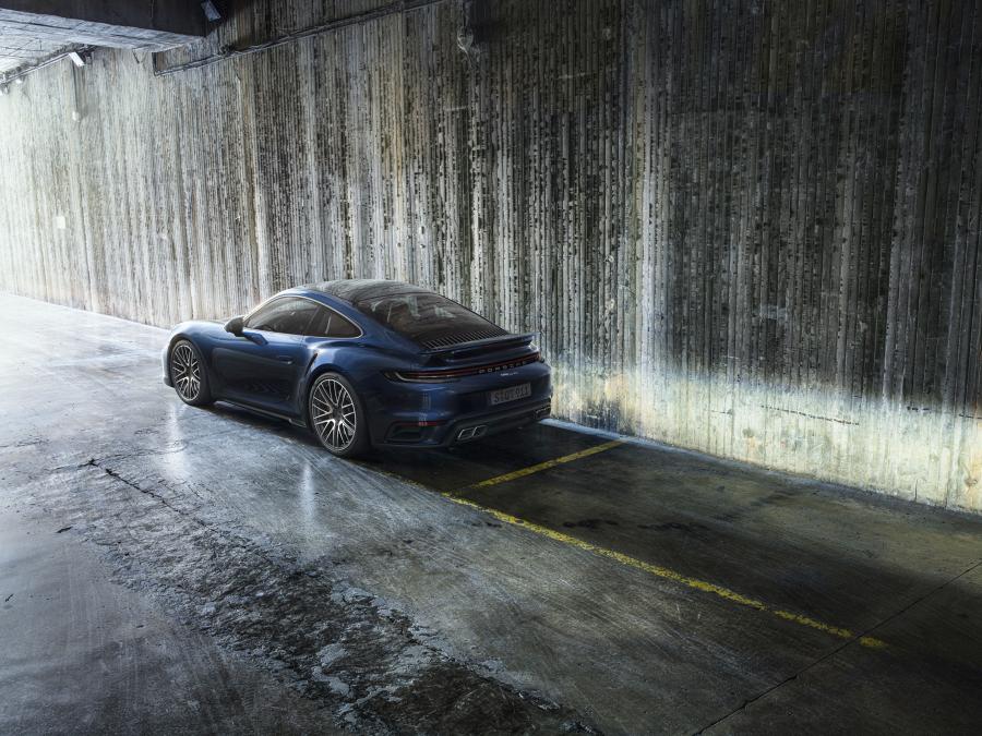  Porsche 911 Turbo (992) 2020 года  (WW) (фото 11 из 12)